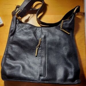 ARIKA BLACK SHOULDER BAG